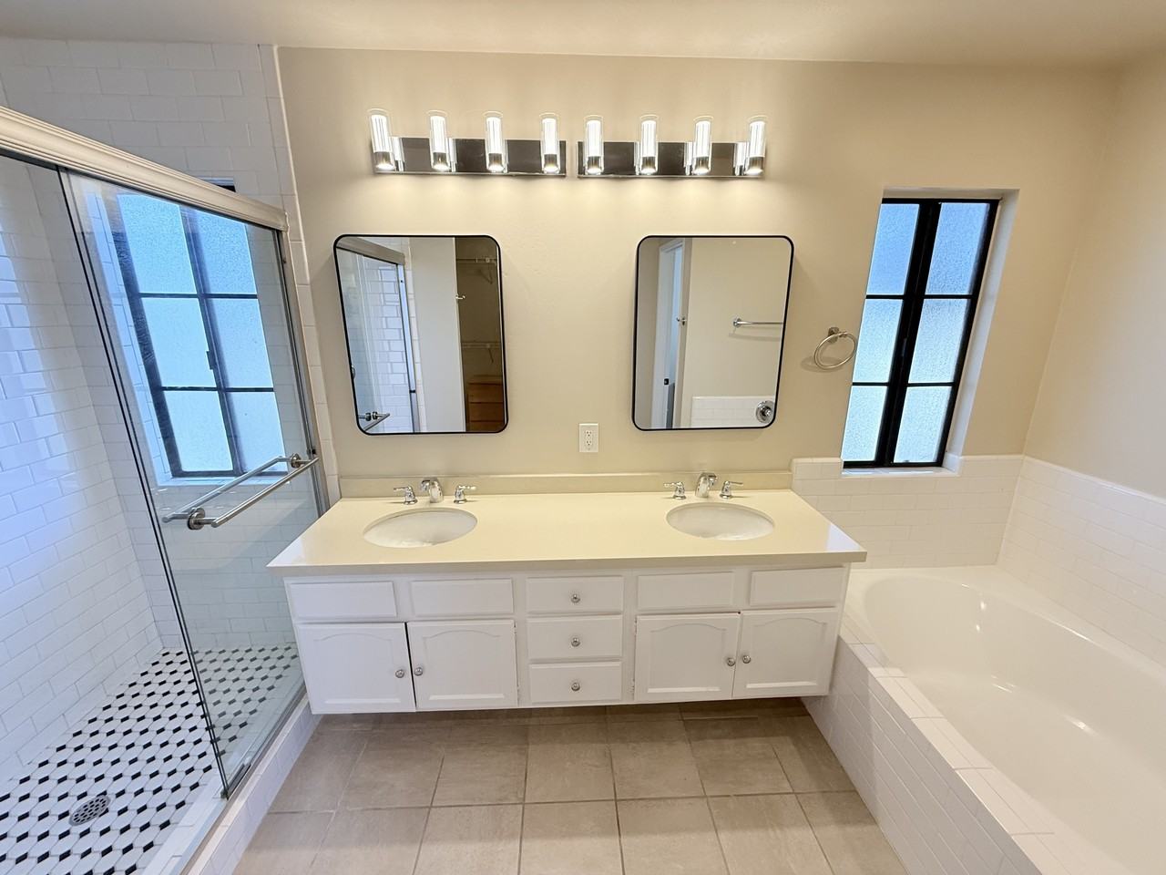 3628 Voyager Cir - Photo 3 of 33