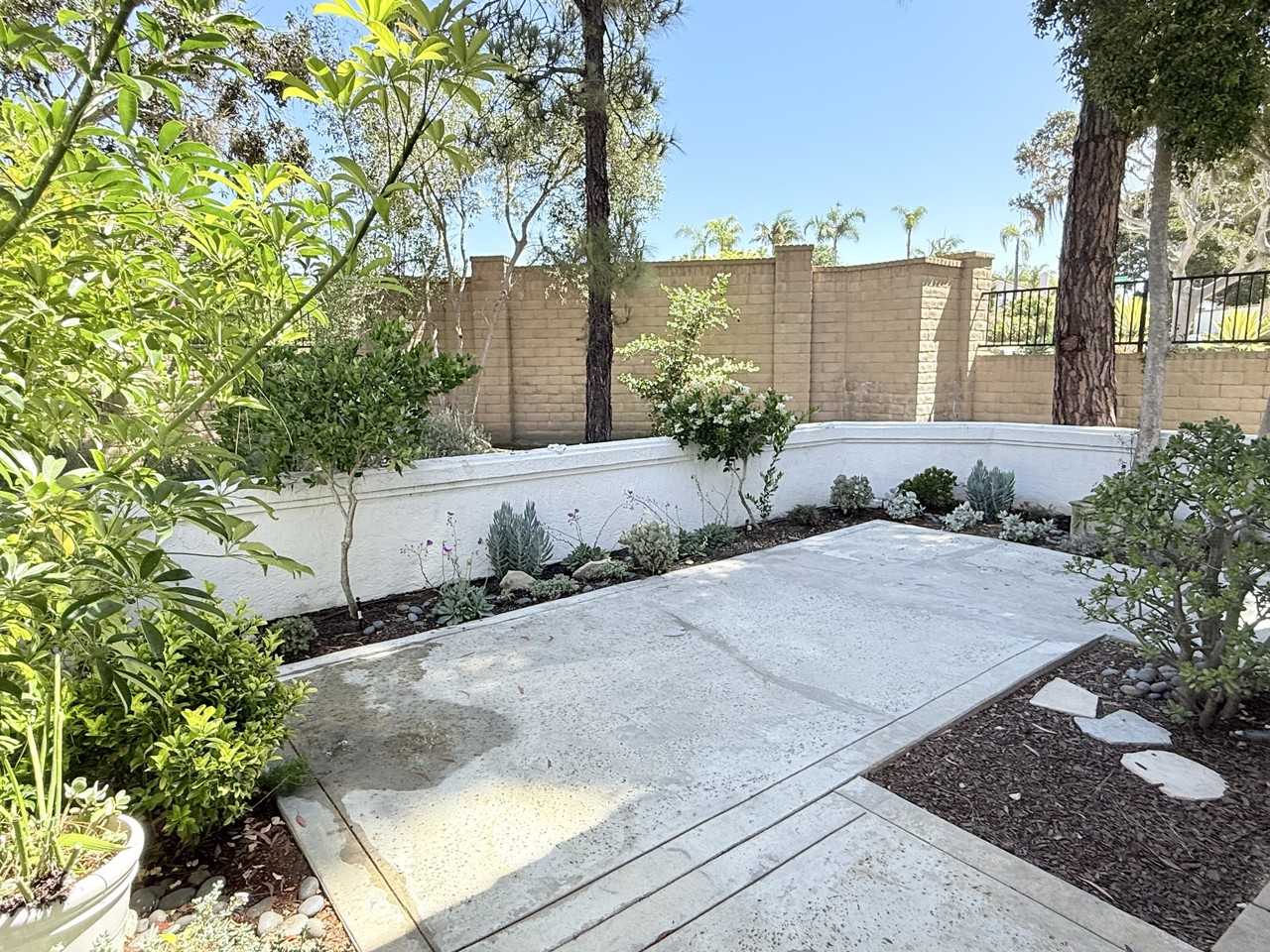 3628 Voyager Cir - Photo 2 of 33