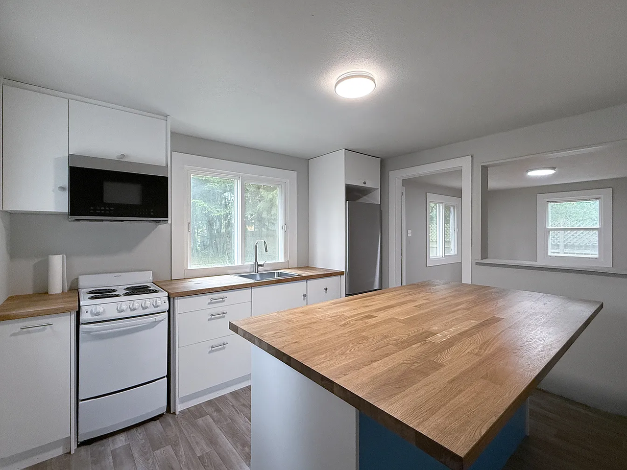 12060 10th Ave S - Photo 3 of 17