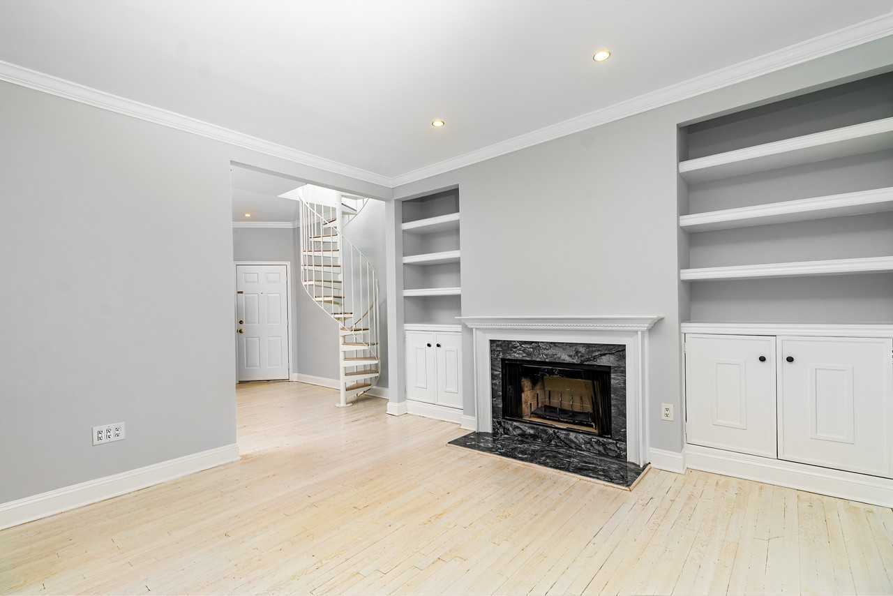 1632 30th St Nw #9 - Photo 2 of 19