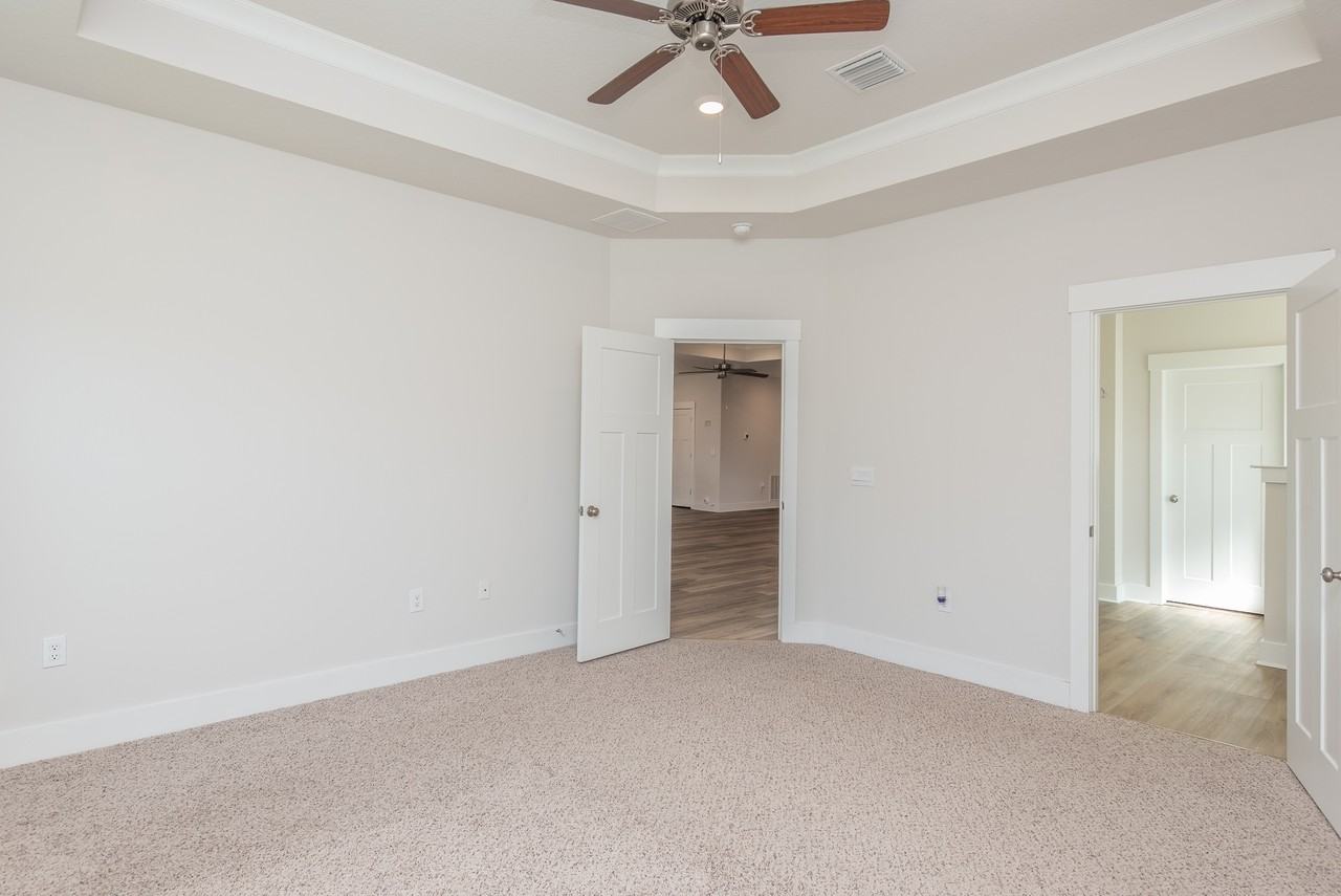 10629 Davenport Loop - Photo 3 of 31