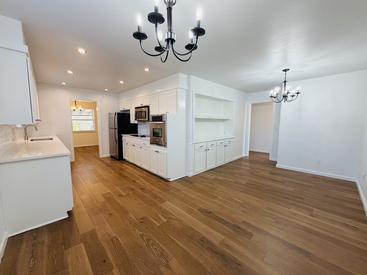 2705 Carlton Way - Photo 3 of 10