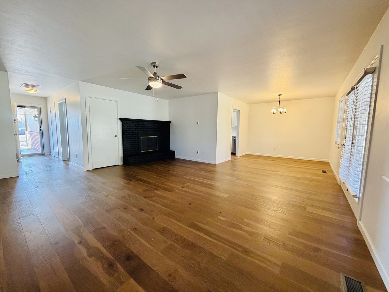 2705 Carlton Way - Photo 5 of 10