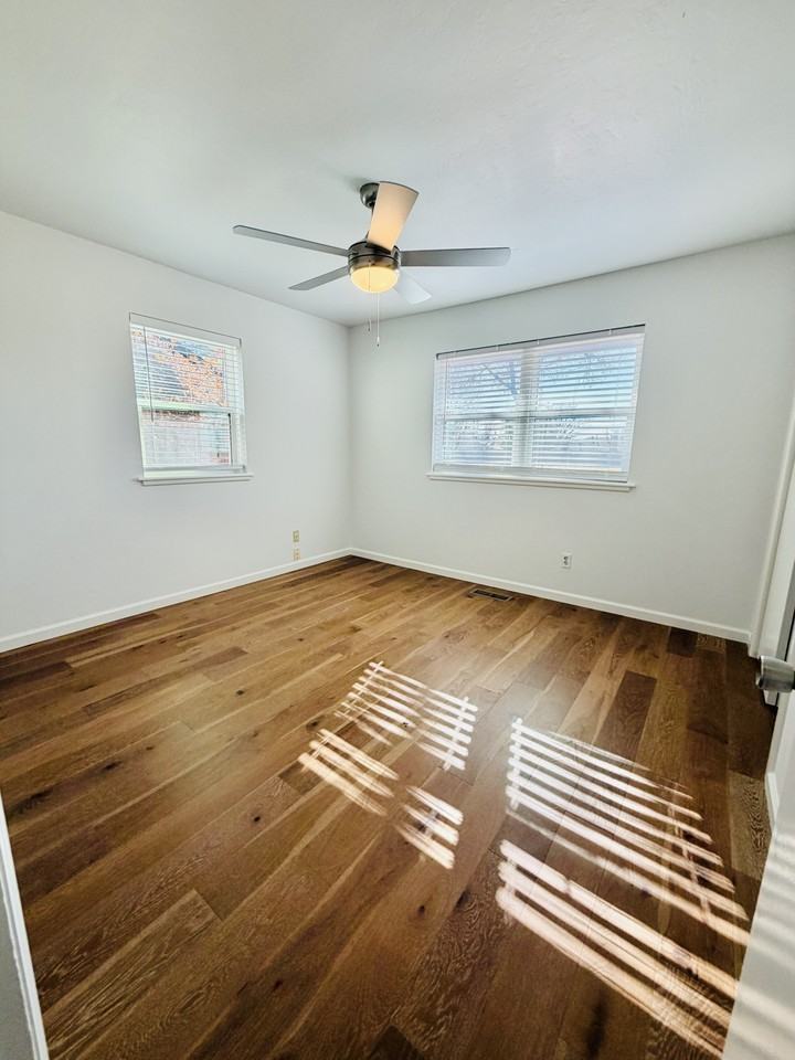 2705 Carlton Way - Photo 6 of 10