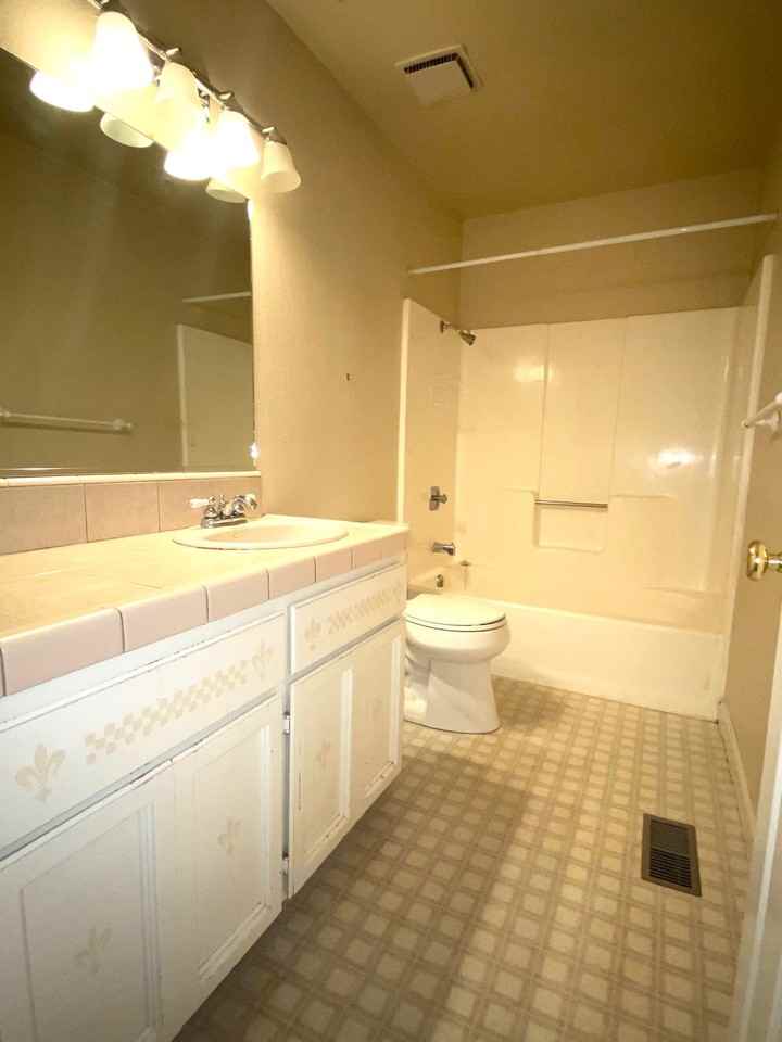 526 Penstock Dr - Photo 2 of 29