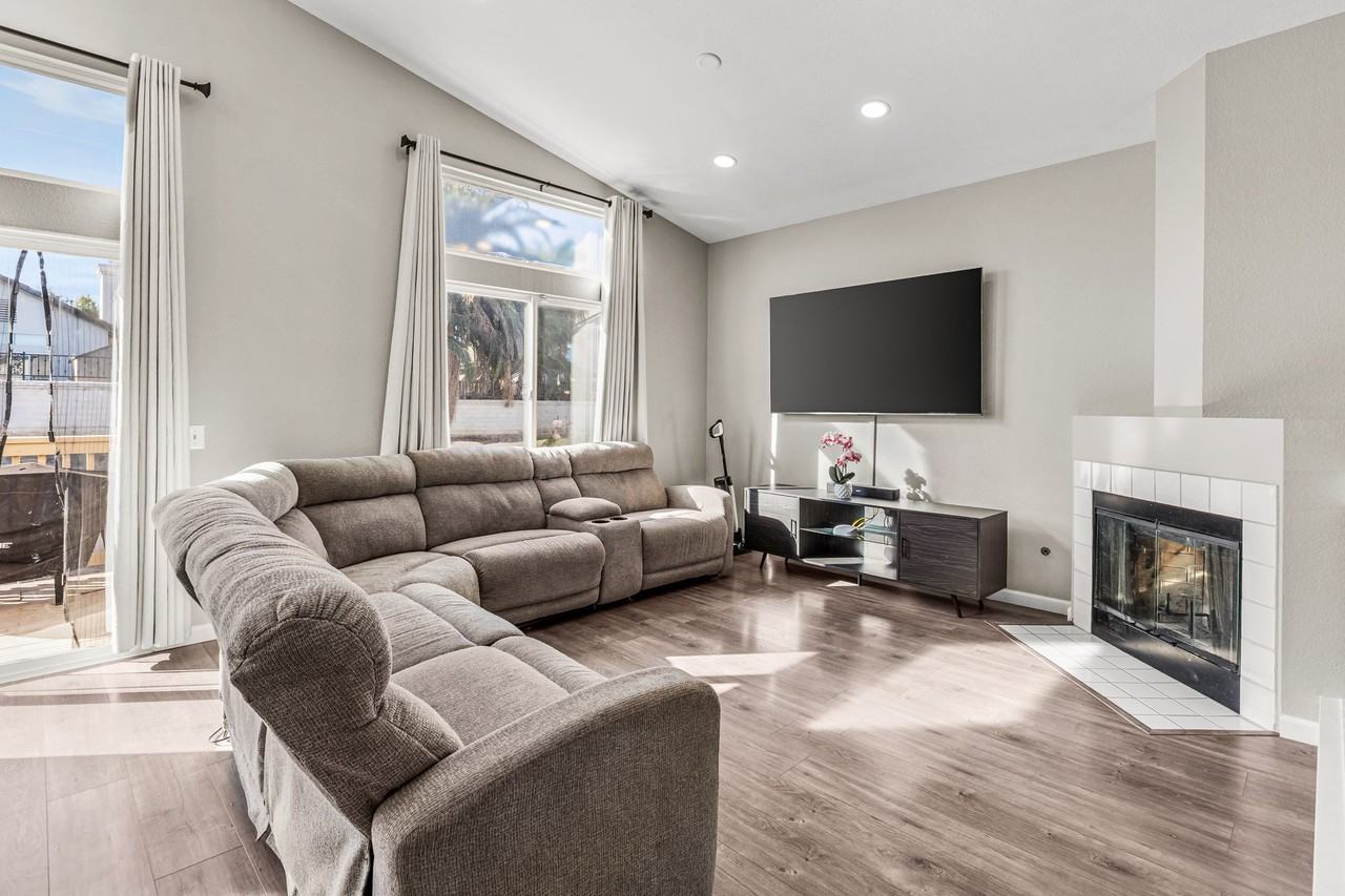 44570 Johnston Dr - Photo 4 of 19