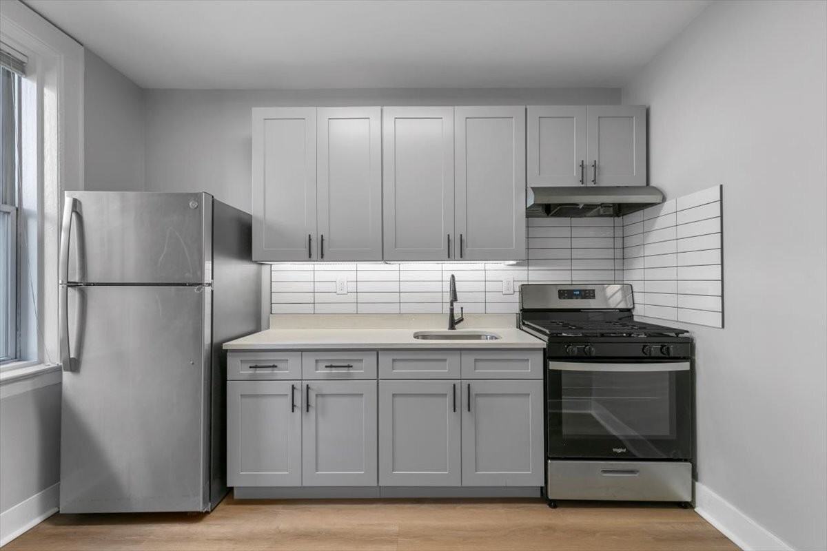 1476 Chapel St #103 - Photo 6 of 10