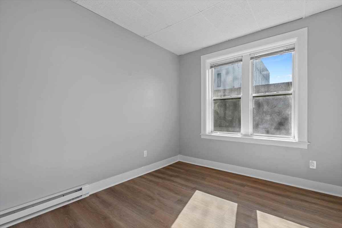 1476 Chapel St #103 - Photo 3 of 10