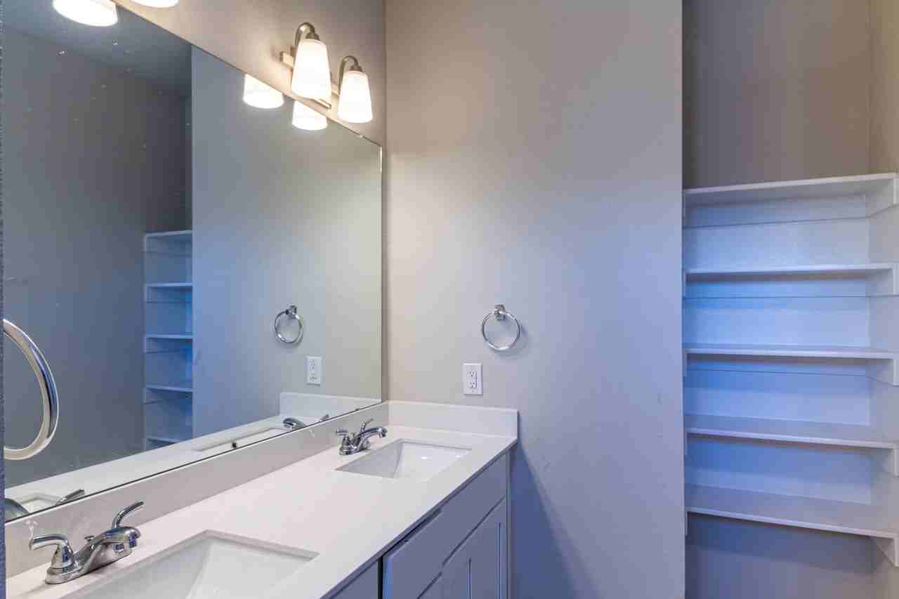 1228 Creekbank Dr #1 - Photo 4 of 28