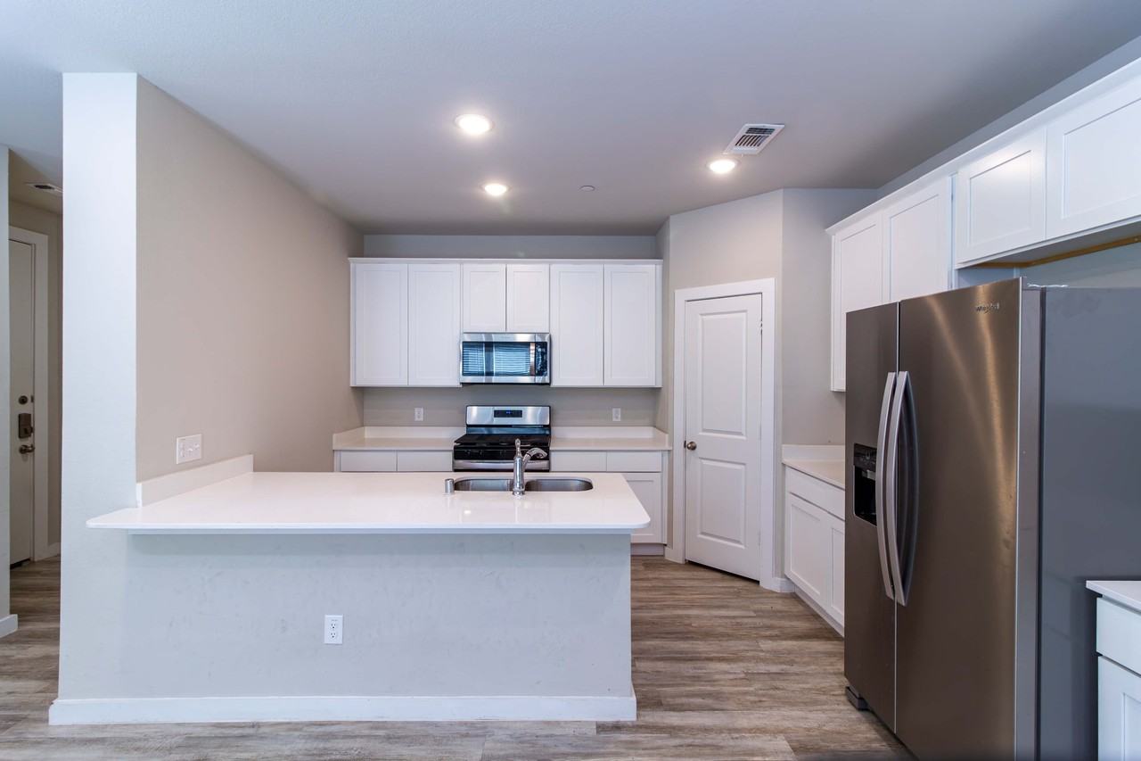 1228 Creekbank Dr #1 - Photo 2 of 28