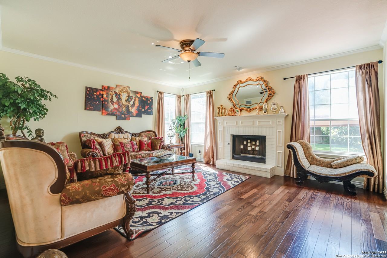 4514 Shavano Holw - Photo 7 of 10
