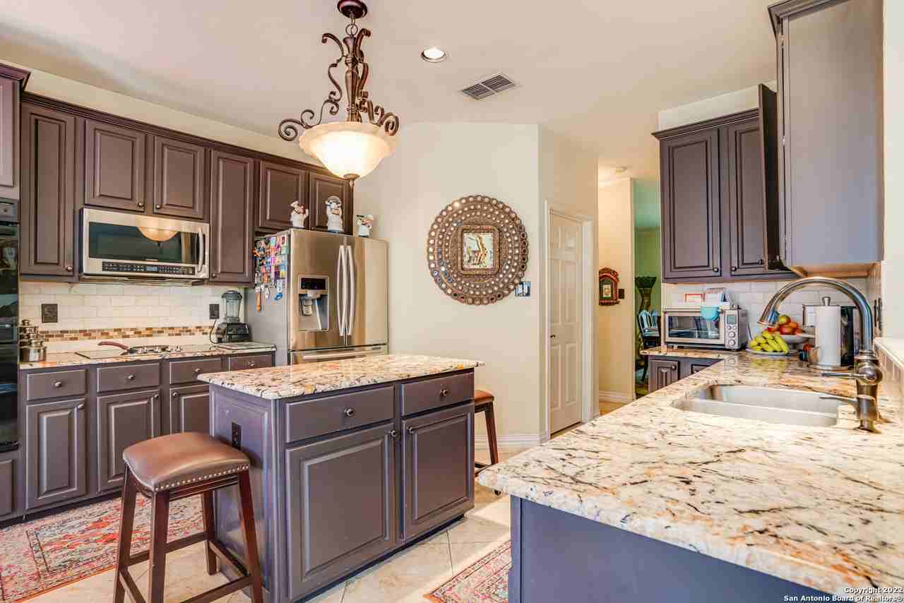 4514 Shavano Holw - Photo 5 of 10