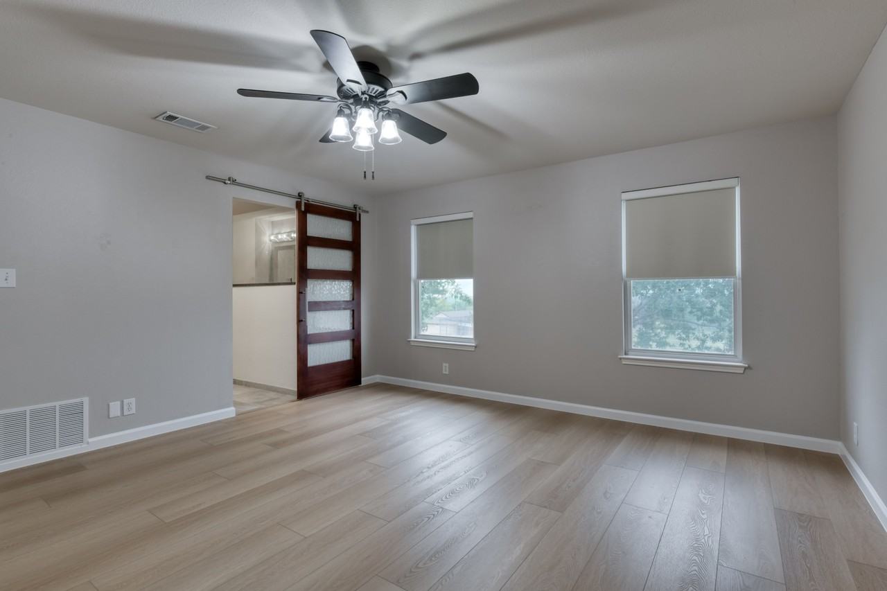 15219 Spring Land - Photo 2 of 8