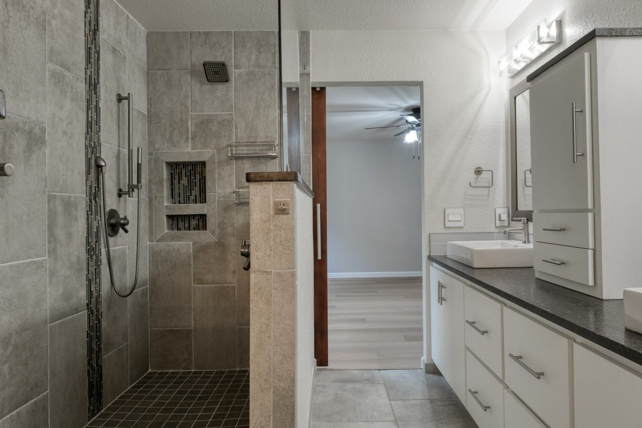 15219 Spring Land - Photo 3 of 8