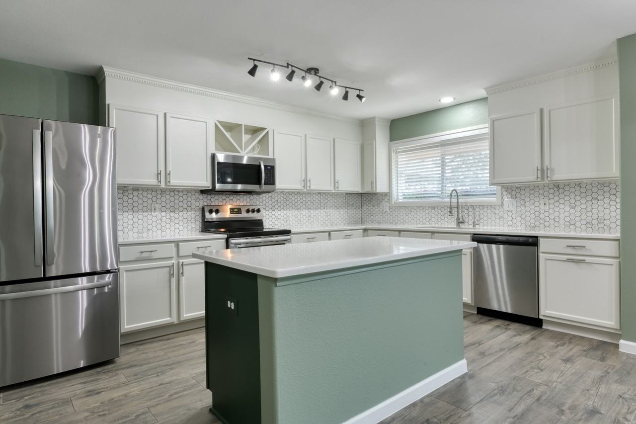 15219 Spring Land - Photo 5 of 8