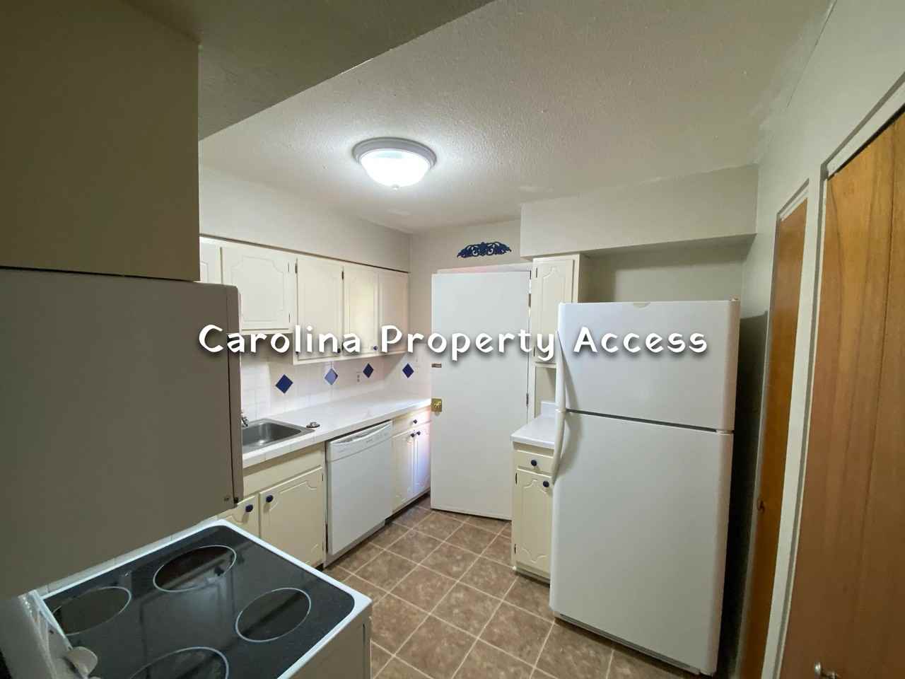 220 Elizabeth St #1 - Photo 4 of 9