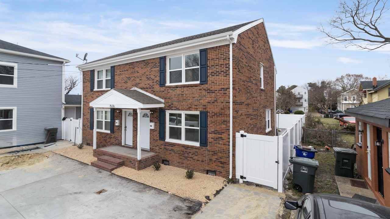 1536 W 39th St - Photo 3 of 10
