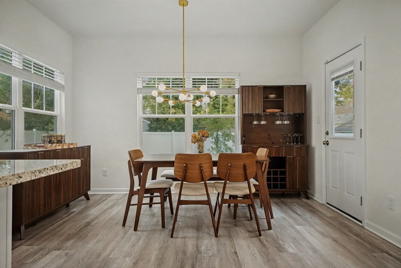 3026 Peronne Ave - Photo 7 of 16