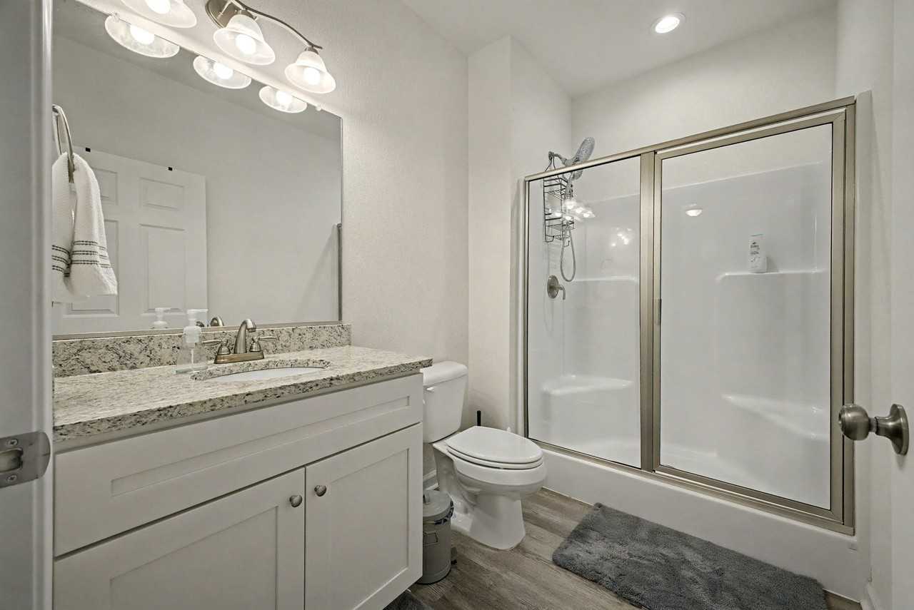 3026 Peronne Ave - Photo 2 of 16