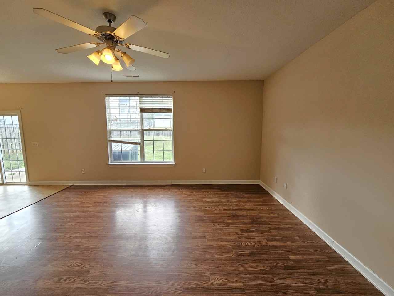 232 Worcester Ln - Photo 7 of 23