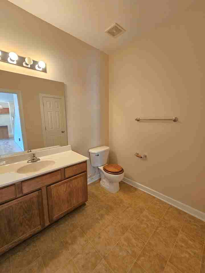 232 Worcester Ln - Photo 6 of 23