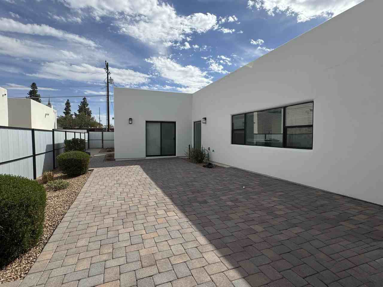 1518 E Waverly St #1 - Photo 5 of 11