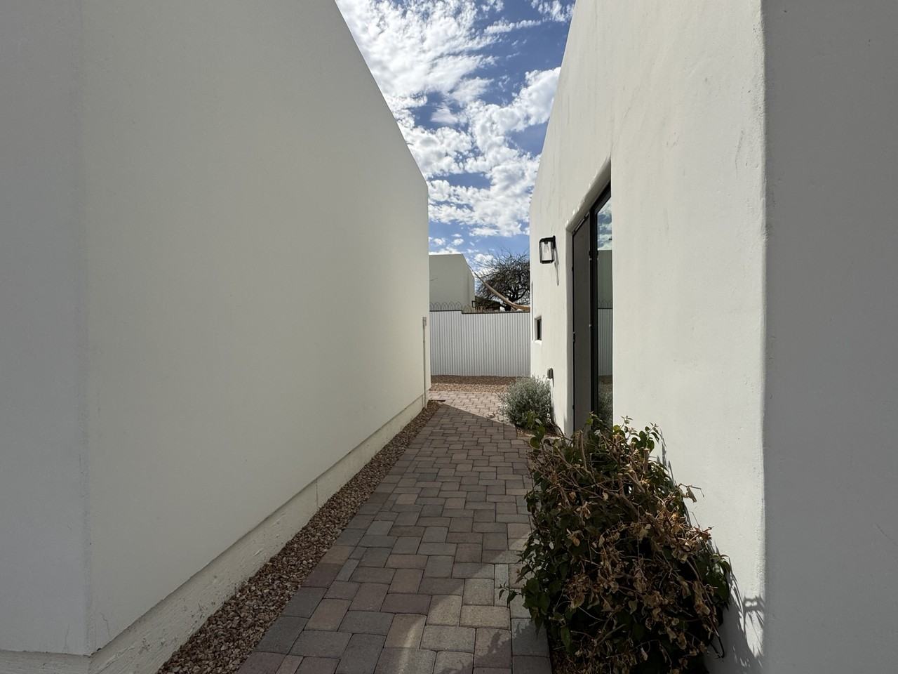 1518 E Waverly St #1 - Photo 4 of 11