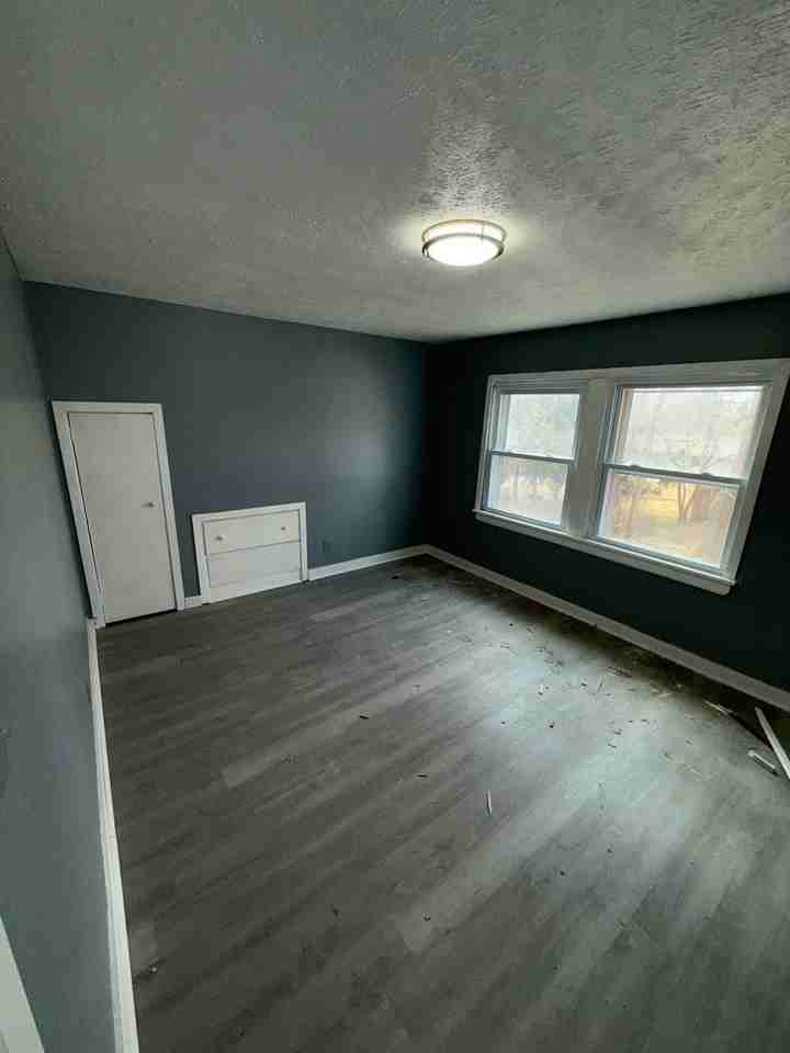 1915 Ridgeland Rd - Photo 3 of 10
