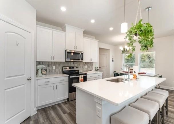 241 River Rd - Photo 7 of 31