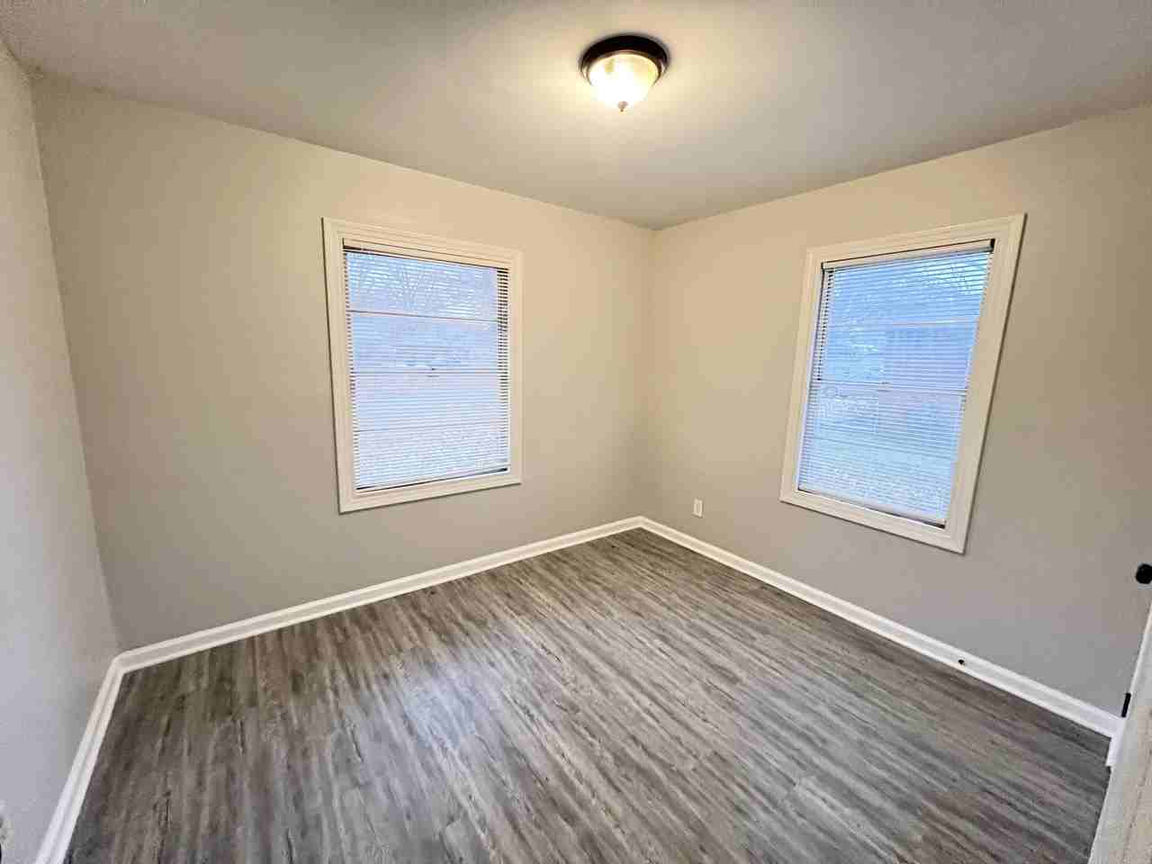 1391 Haywood Ave - Photo 7 of 10