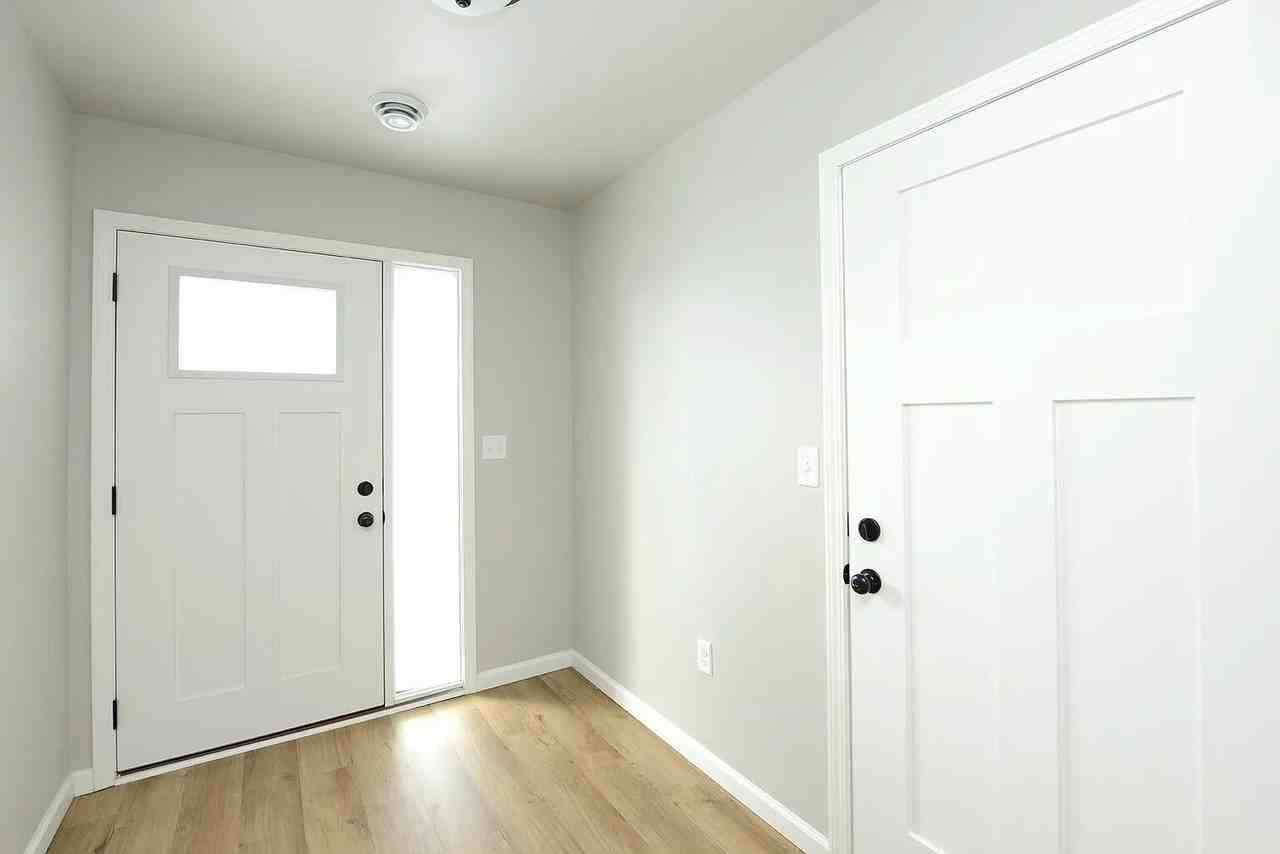 2383 Eagle Valley Dr S - Photo 6 of 18