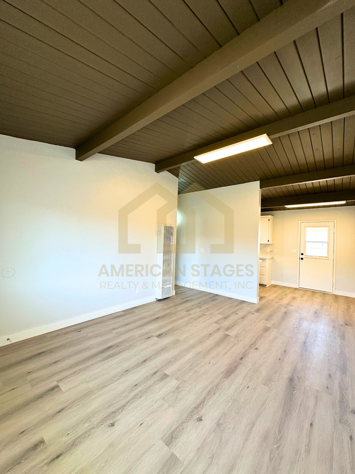 328 N L St #C - Photo 2 of 15