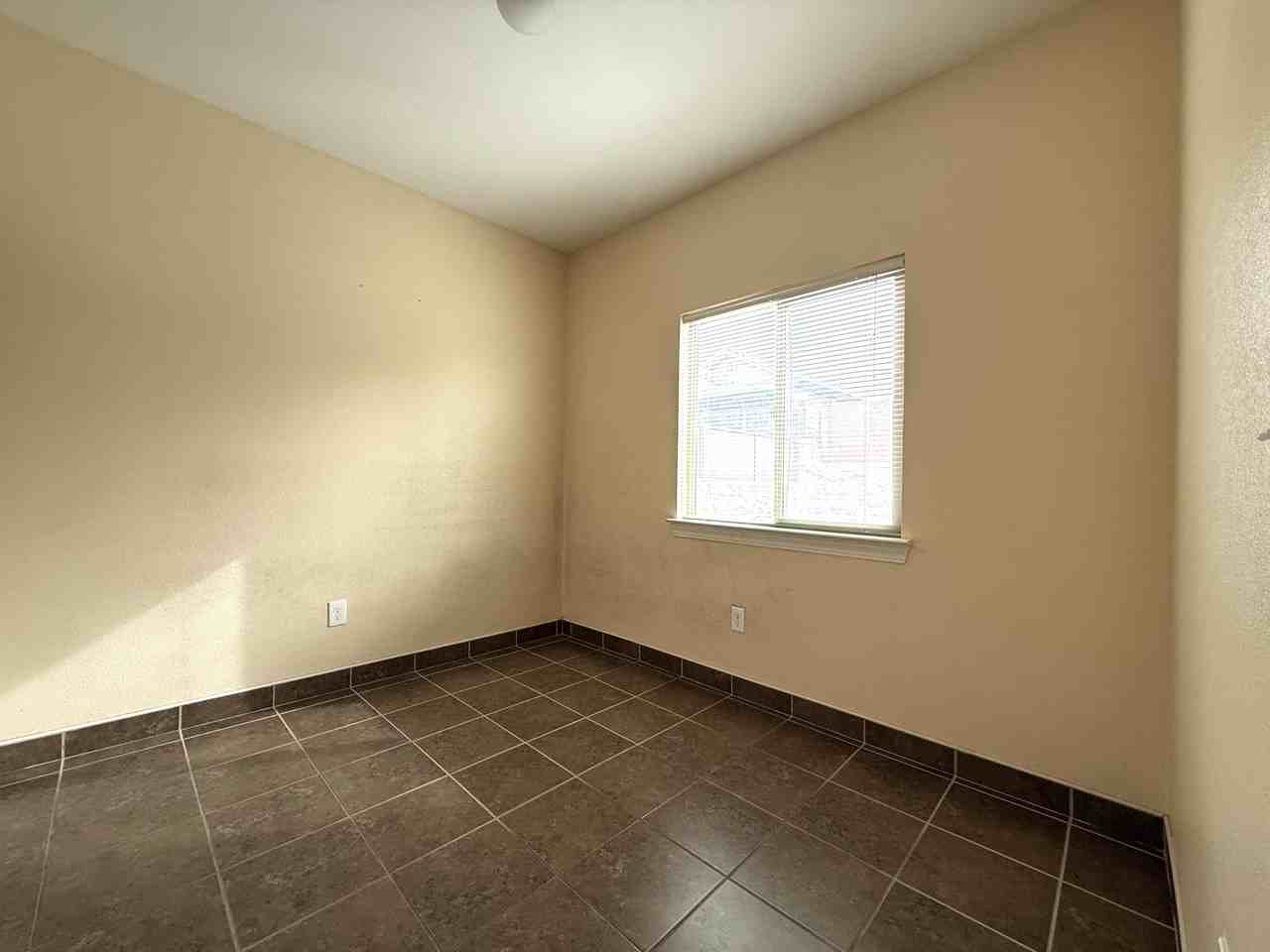13136 Freshford Dr - Photo 3 of 37