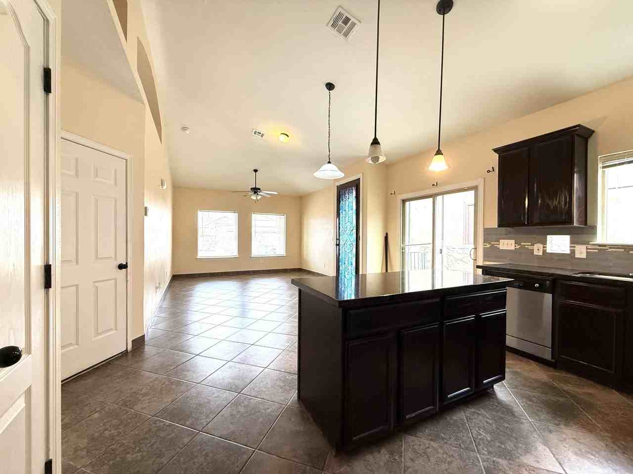 13136 Freshford Dr - Photo 5 of 37