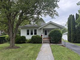 featured image of 517 E Linn St