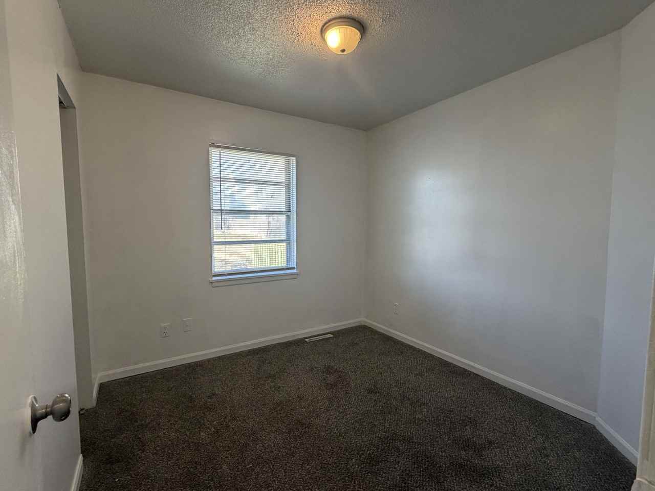 1112 Olive St - Photo 7 of 30