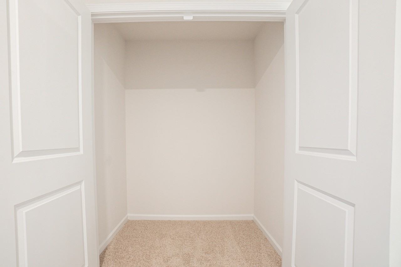 246 Wall St - Photo 5 of 28
