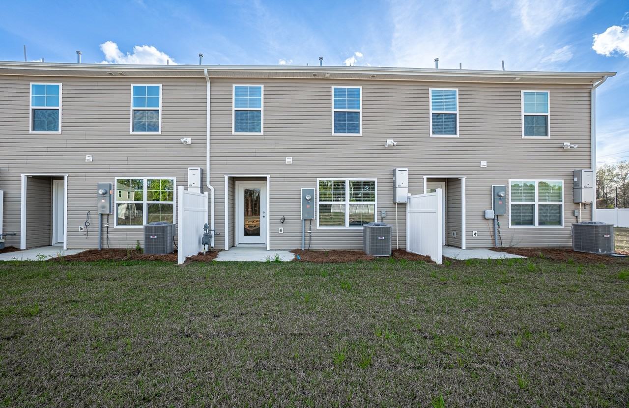 206 Wall St - Photo 2 of 33