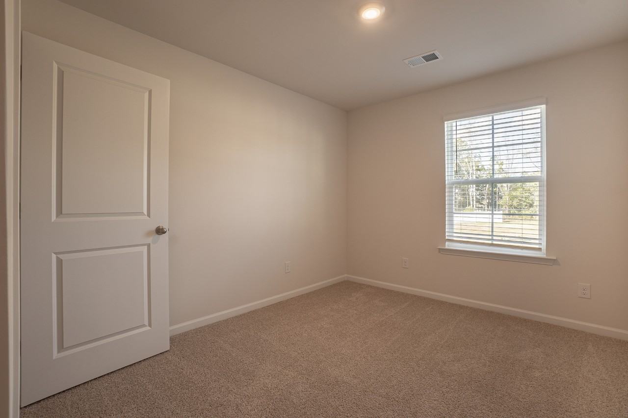 206 Wall St - Photo 4 of 33