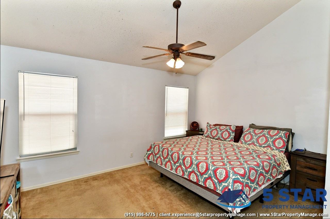 10937 Northview Dr - Photo 3 of 48