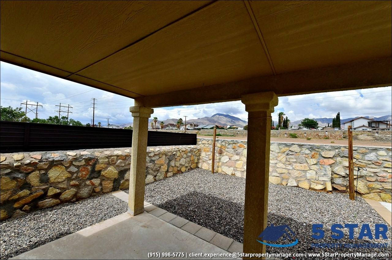 10937 Northview Dr - Photo 5 of 48