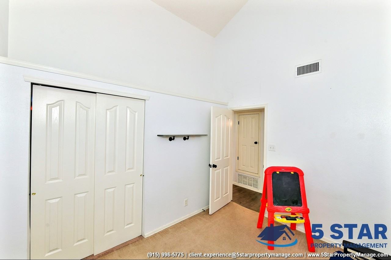 10937 Northview Dr - Photo 6 of 48