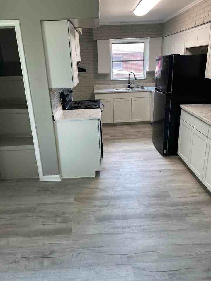 1343 Eldorn Dr #1 - Photo 2 of 10