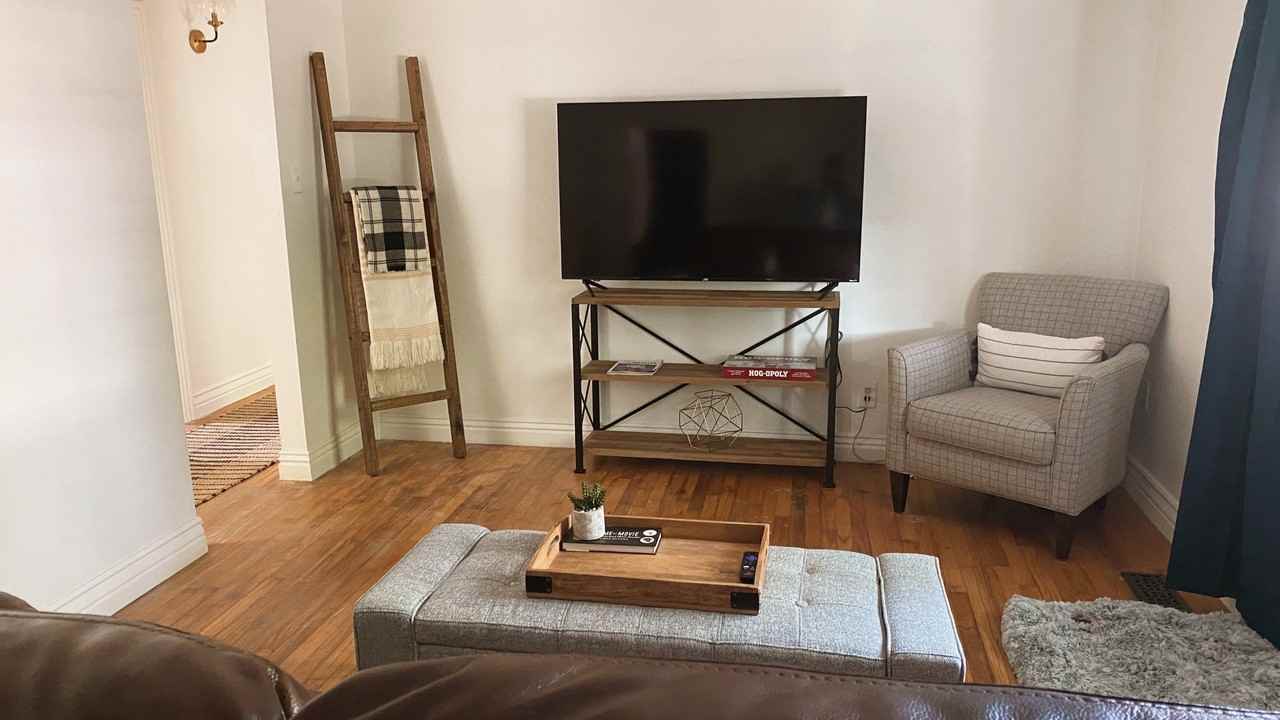 2452 W Valley Dr - Photo 6 of 8