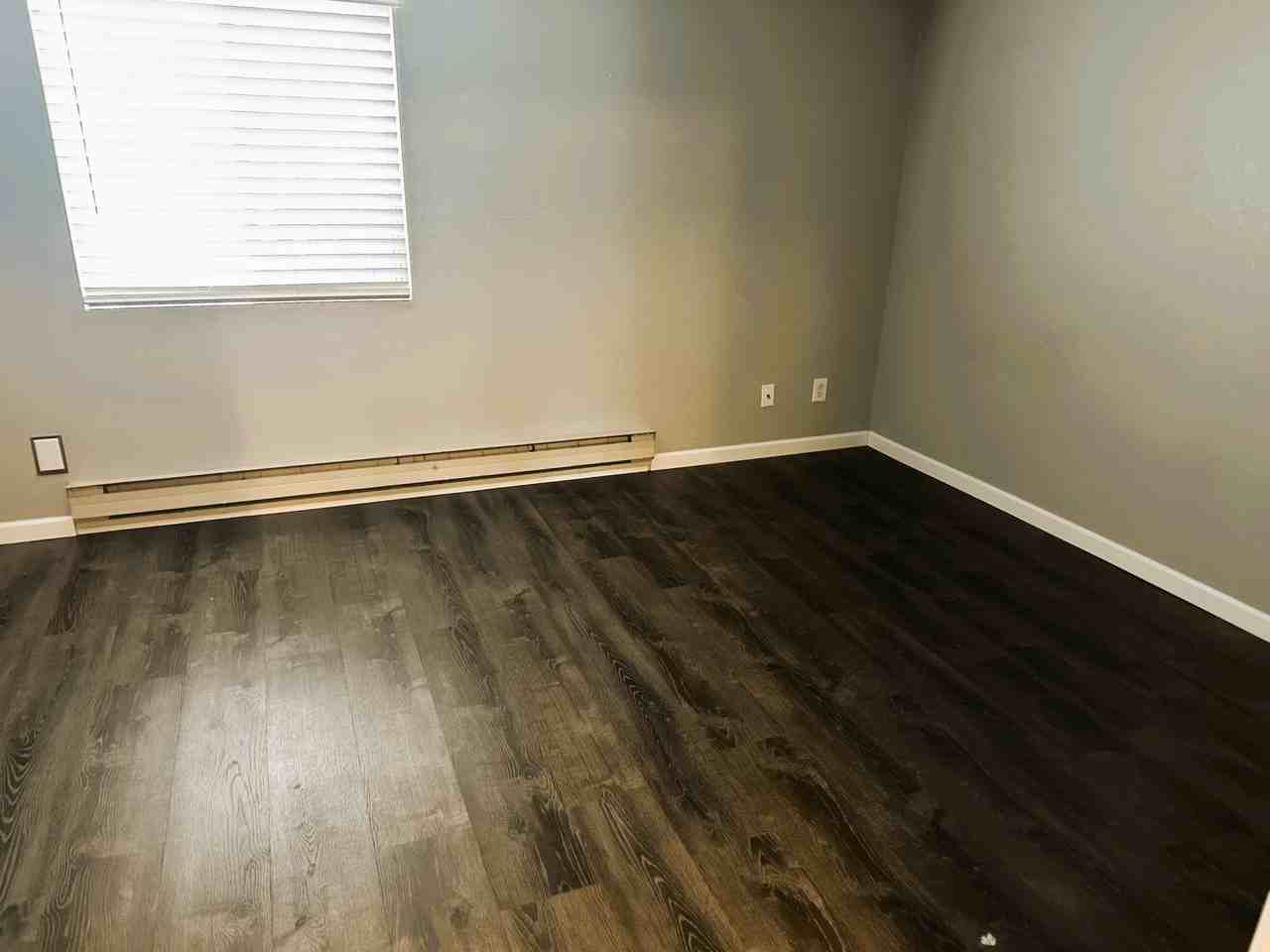 1001 S Pearl St Apt A12 - Photo 5 of 9