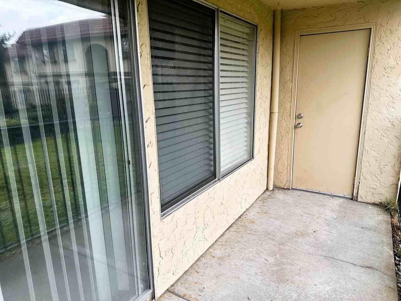 1001 S Pearl St Apt A12 - Photo 6 of 9