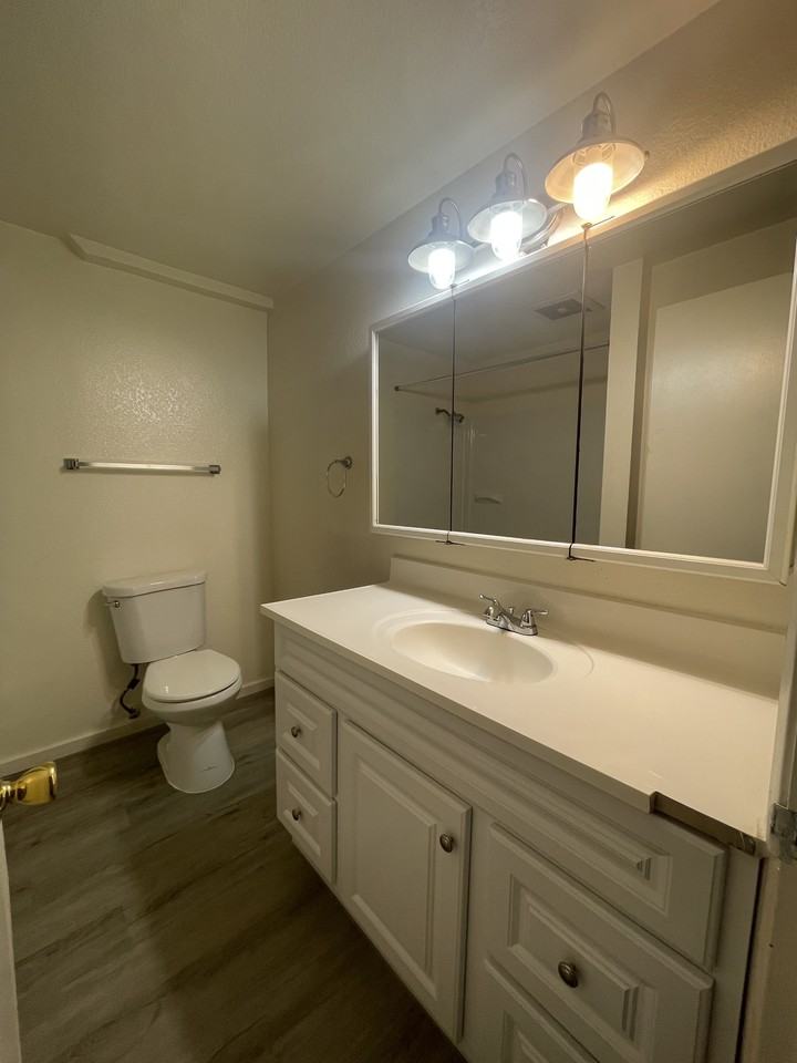 1307 Garfield St S #1 - Photo 4 of 17