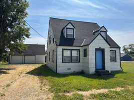 featured image of 9419 Portland Ave E