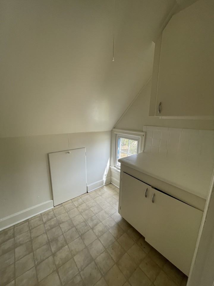 9419 Portland Ave E - Photo 5 of 30