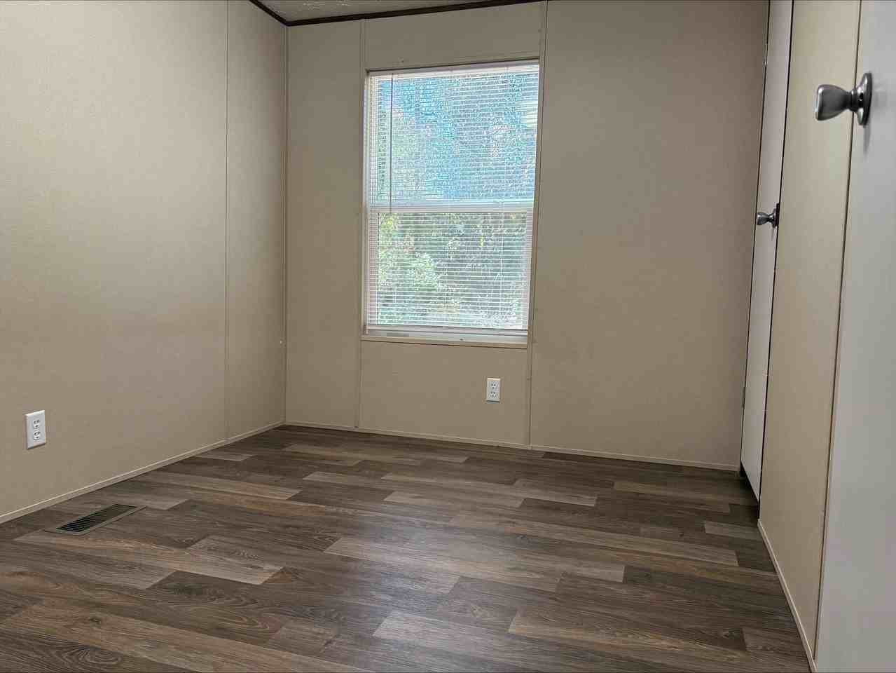227 Laurel Ln - Photo 3 of 15